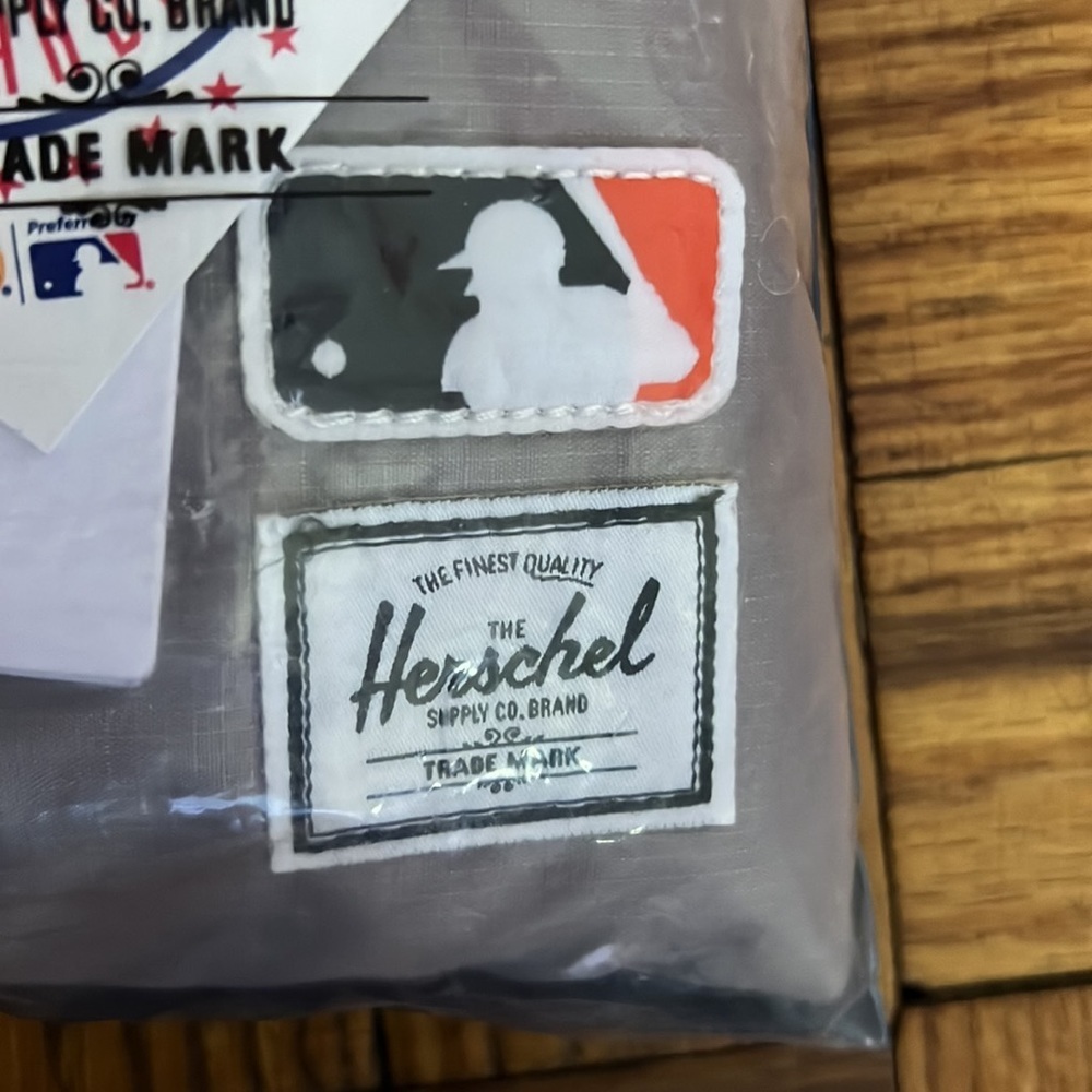 NWT Hershel packable tigers backpack - Picture 3 of 6